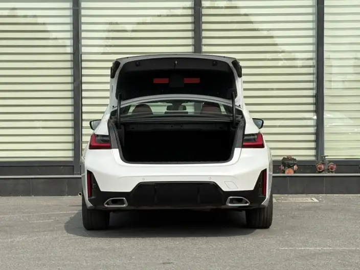 BMW 3 Series 2025 Model 325i M Sports Set – фото 7