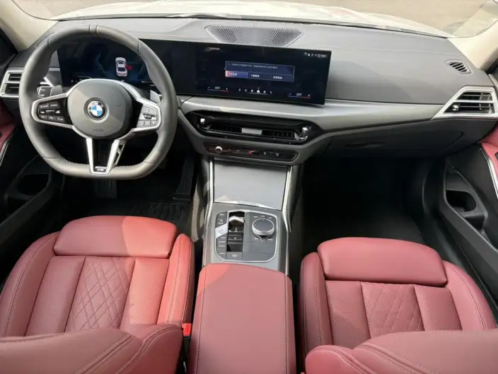 BMW 3 Series 2025 Model 325i M Sports Set – фото 9