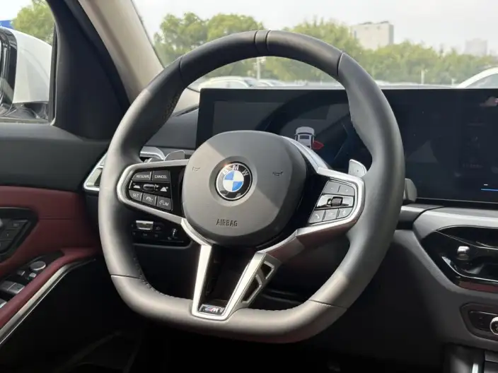 BMW 3 Series 2025 Model 325i M Sports Set – фото 10
