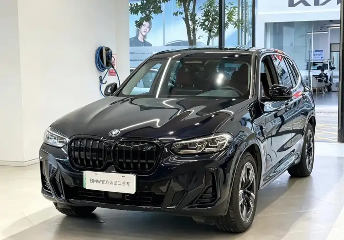 BMW iX3 2024 Model Leading Model