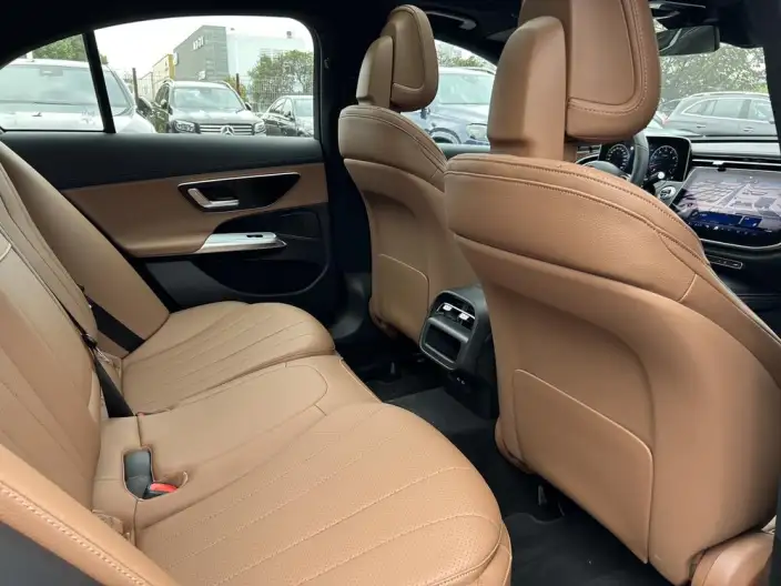 Mercedes-Benz E-Class Imported 2025 Model E 260 Sports Edition – фото 8