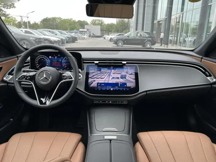 Mercedes-Benz E-Class Imported 2025 Model E 260 Sports Edition – фото 10