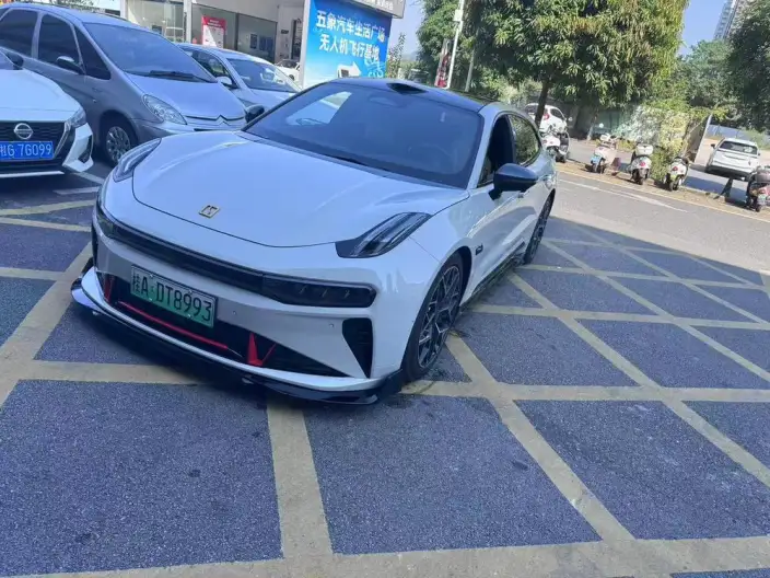 ZEEKR 001 2026 Model Ultra Edition 103kWh 4WD – фото 1