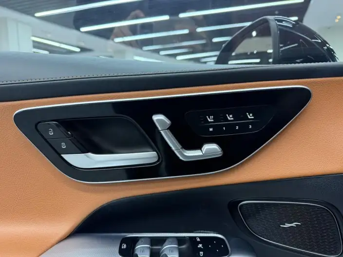 Mercedes-Benz GLC 2023 Model Facelift GLC 300 L 4MATIC Dynamic Model 7 seat – фото 8