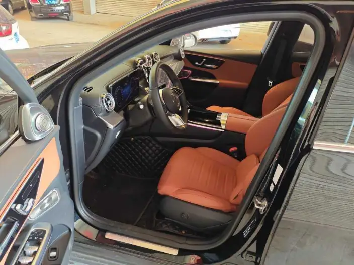 Mercedes-Benz GLC 2024 Model GLC 260 L 4MATIC Dynamic Model 5 seat – фото 7