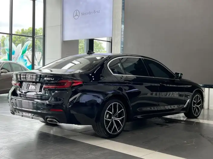 BMW 5 Series 2022 Model Facelift 530Li Exclusive Model M Sports Set – фото 6