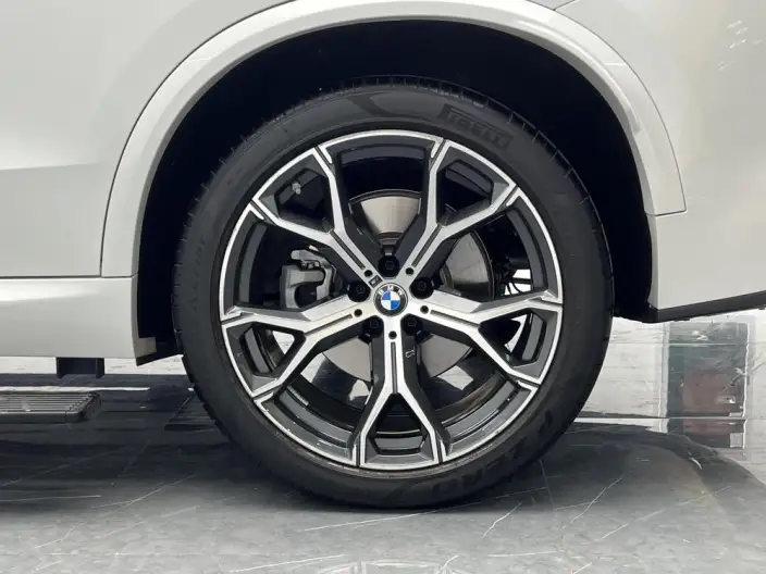 BMW X5 2023 Model xDrive30Li Exclusive Model M Sports Night Set – фото 9