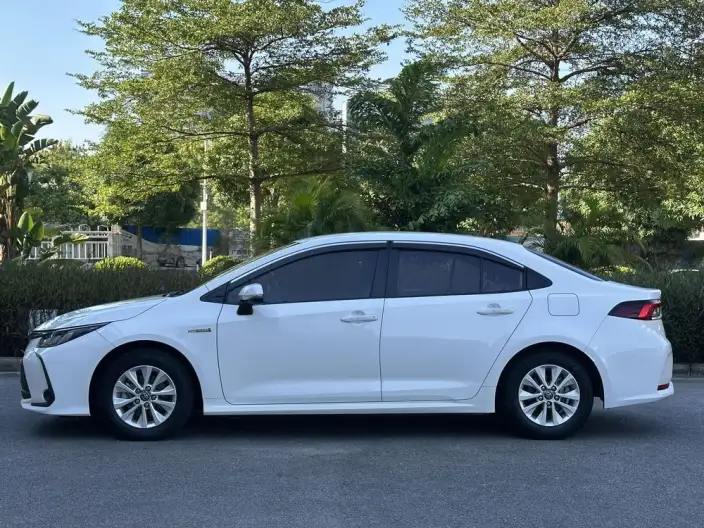 Toyota Corolla 2023 Model Intelligent Hybrid 1.8L E-CVT Pioneer Edition – фото 3