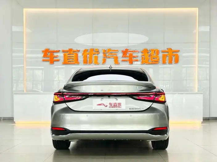 Lexus ES 2025 Model 300h Premium