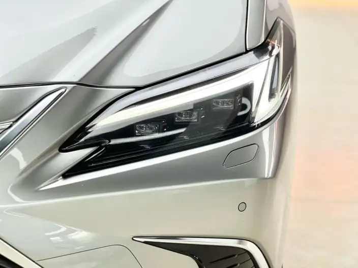 Lexus ES 2025 Model 300h Premium – фото 6