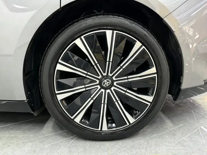 Toyota bZ7 2026 Model 700 Max – фото 9