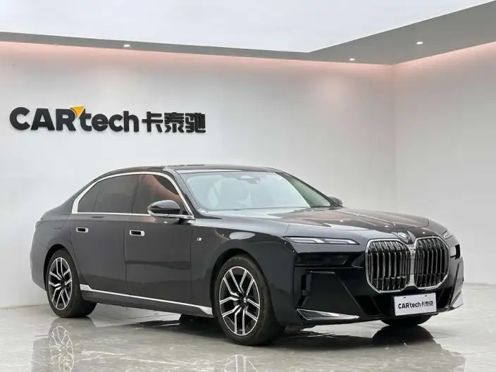BMW 7 Series 2023 Model 735Li M Sports Set – фото 3