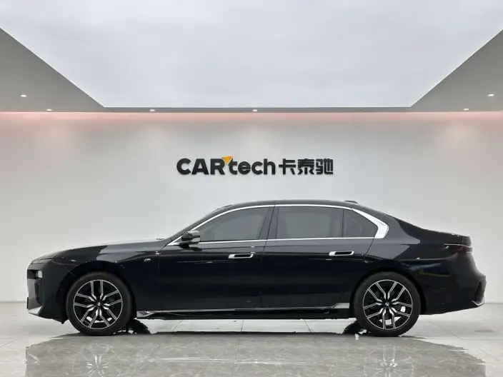 BMW 7 Series 2023 Model 735Li M Sports Set – фото 4