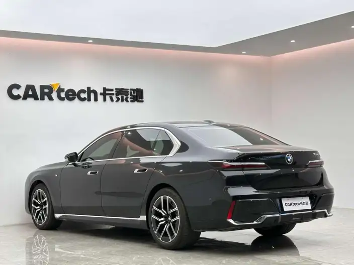 BMW 7 Series 2023 Model 735Li M Sports Set – фото 5
