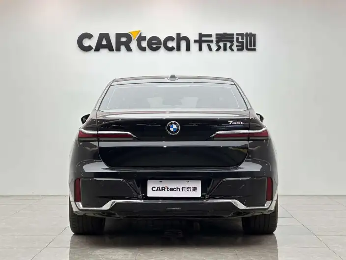 BMW 7 Series 2023 Model 735Li M Sports Set – фото 6