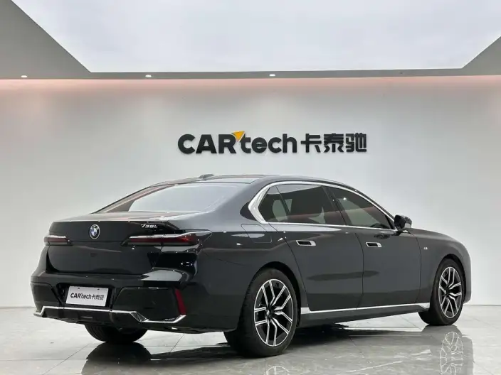 BMW 7 Series 2023 Model 735Li M Sports Set – фото 7