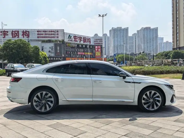 Volkswagen CC 2023 Model 380TSI Eye-catching version – фото 8