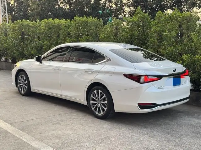 Lexus ES 2022 Model 200 Superior Edition
