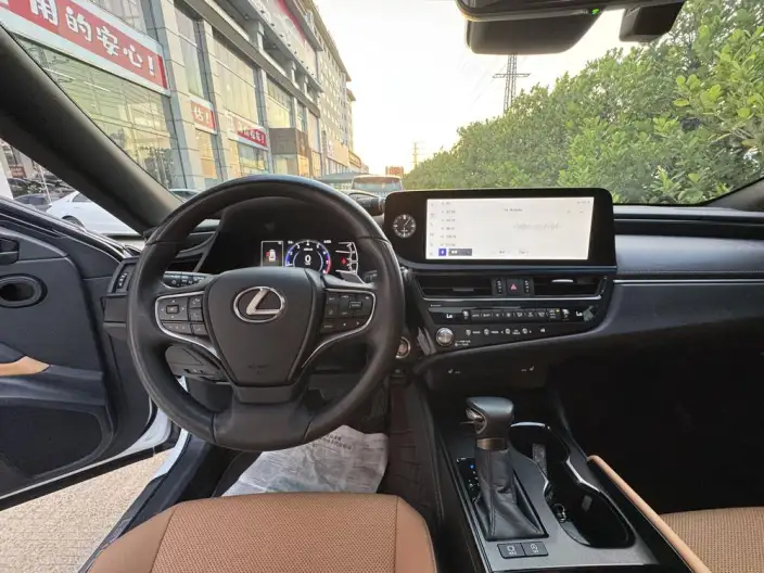 Lexus ES 2022 Model 200 Superior Edition – фото 6