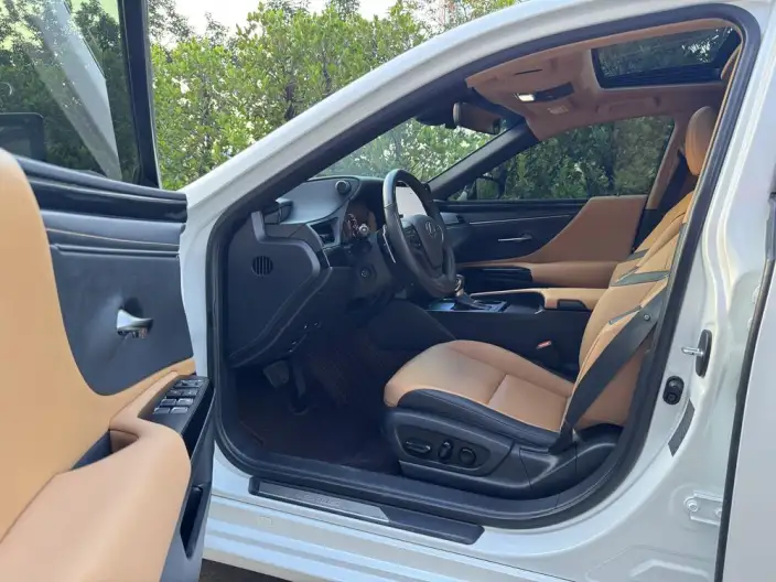 Lexus ES 2022 Model 200 Superior Edition – фото 8