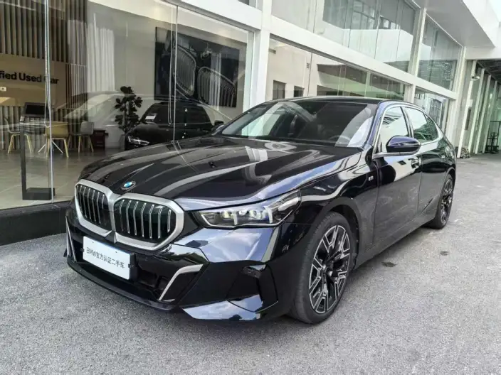 BMW 5 Series 2025 Model Facelift 530Li Exclusive Model M Sports Set – фото 1
