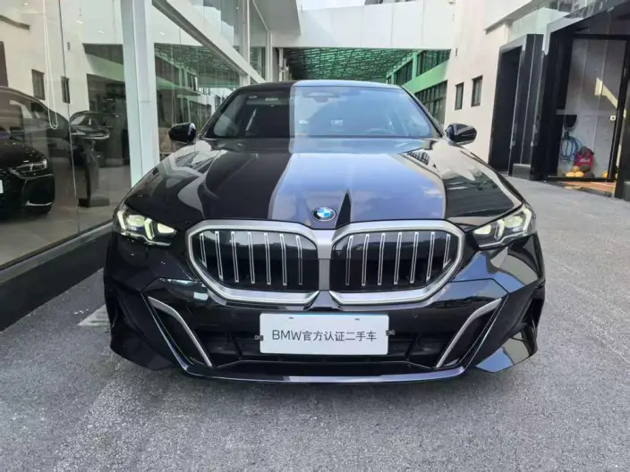 BMW 5 Series 2025 Model Facelift 530Li Exclusive Model M Sports Set – фото 2