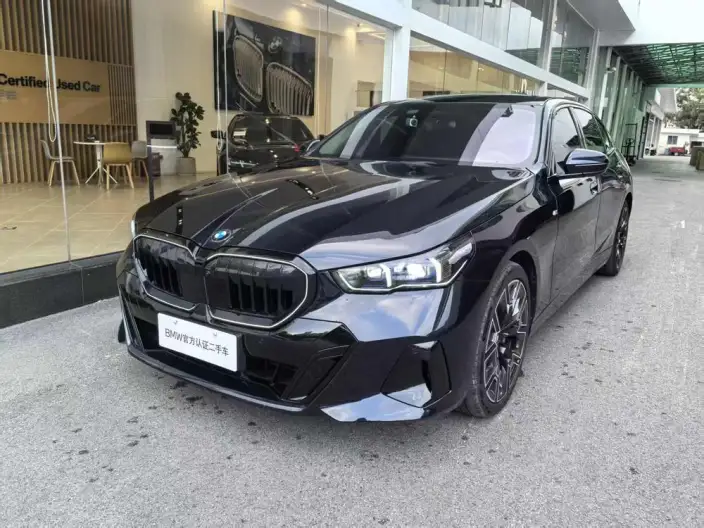 BMW 5 Series 2026 Model 530Li Exclusive Model M Sports Set – фото 1
