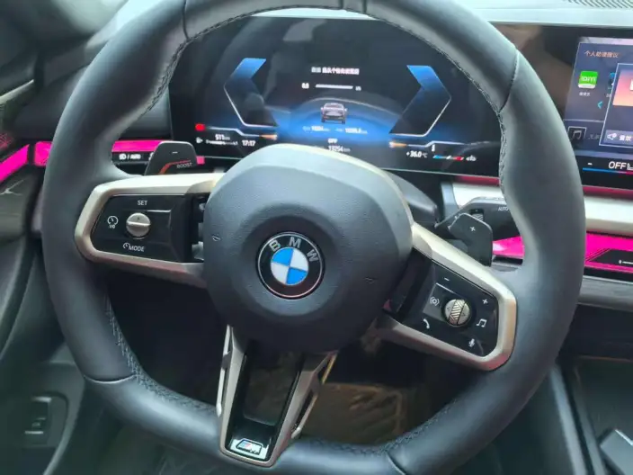 BMW 5 Series 2026 Model 530Li Exclusive Model M Sports Set – фото 8