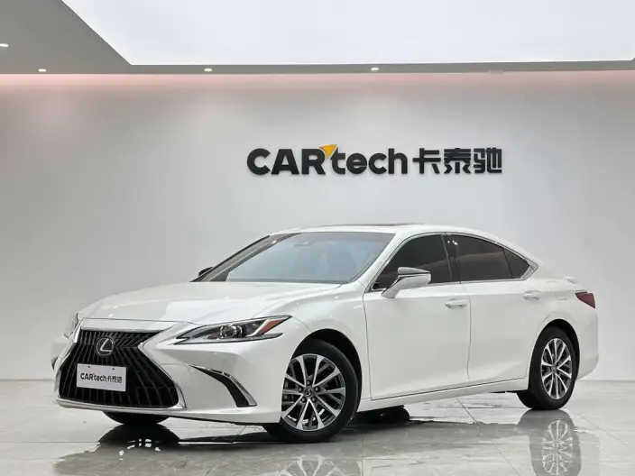 Lexus ES 2022 Model 300h Superior Edition