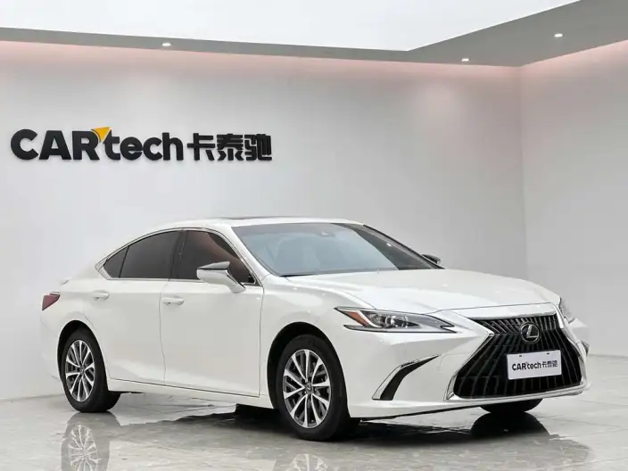 Lexus ES 2022 Model 300h Superior Edition