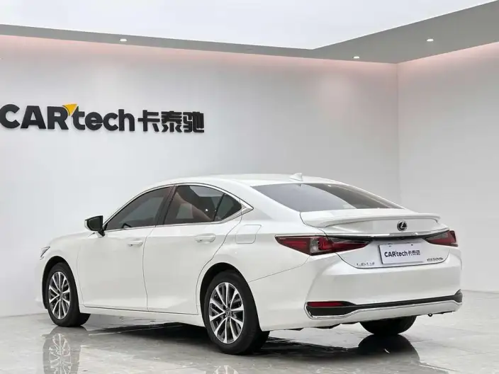 Lexus ES 2022 Model 300h Superior Edition – фото 5