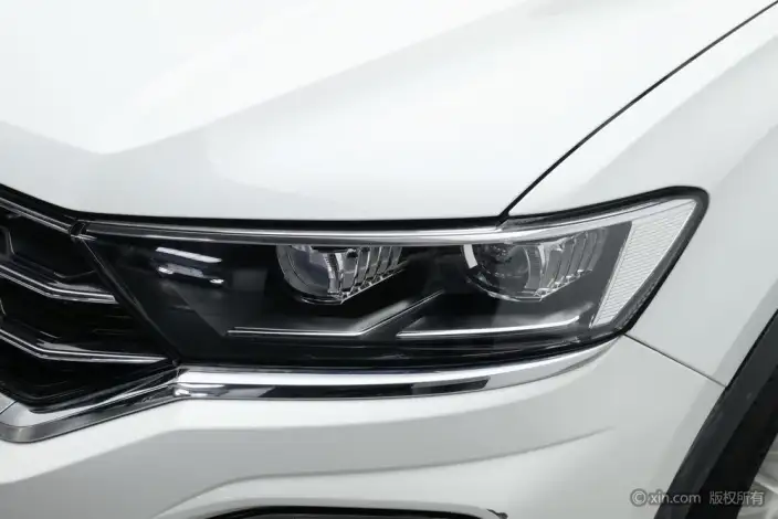 Volkswagen T-Roc 2022 Model 280TSI DSG 2WD Elite PLUS – фото 7