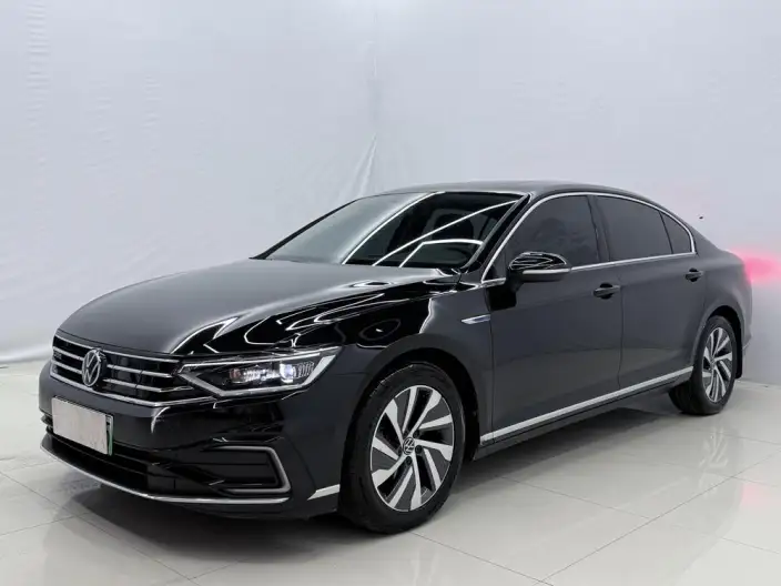 Volkswagen Magotan PHEV 2022 Model Luxury Model – фото 1