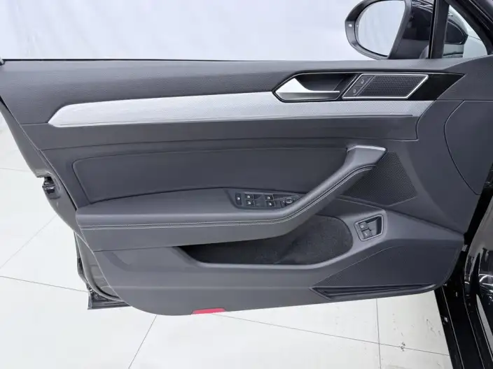 Volkswagen Magotan PHEV 2022 Model Luxury Model – фото 8