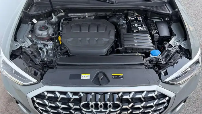 AUDI Q3 2026 Model quattro 45th Anniversary Collector Edition Edition 40 TFSI Fashion Dynamic Model – фото 7