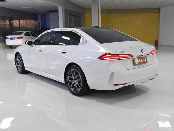 BMW 5 Series 2024 Model 530Li Leading Model Luxury Set – фото 4