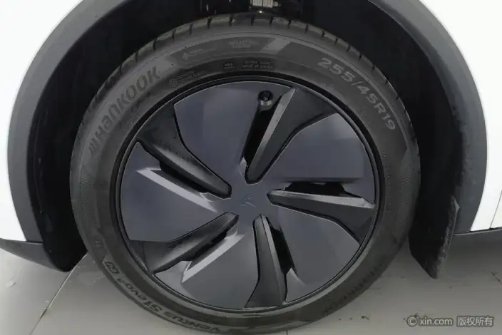 Model Y 2025 Model Facelift Long Battery Life Pro All-wheel drive version – фото 8