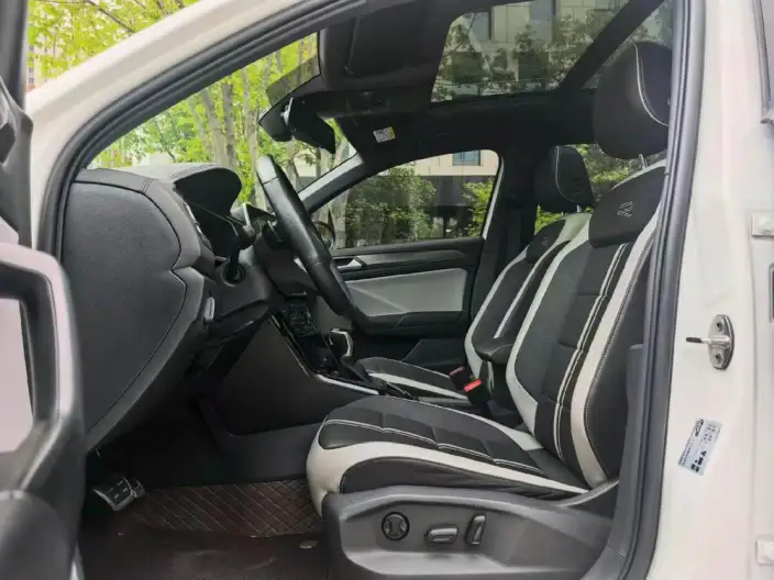 Volkswagen T-Roc 2023 Model 300TSI DSG Chenguang Edition – фото 8