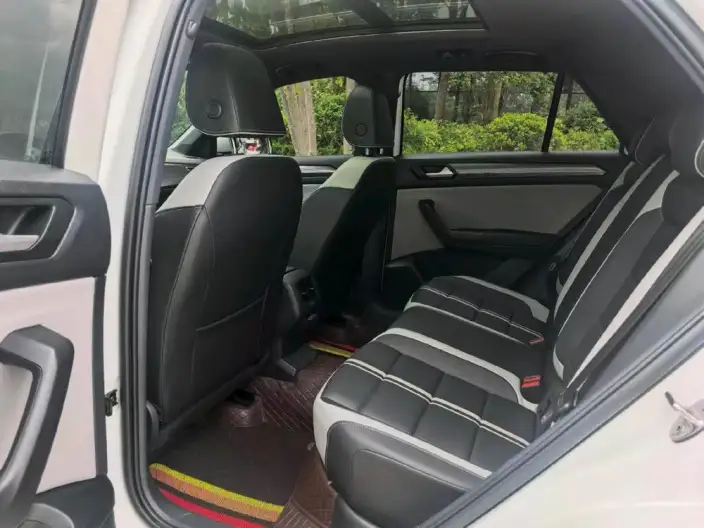 Volkswagen T-Roc 2023 Model 300TSI DSG Chenguang Edition – фото 9