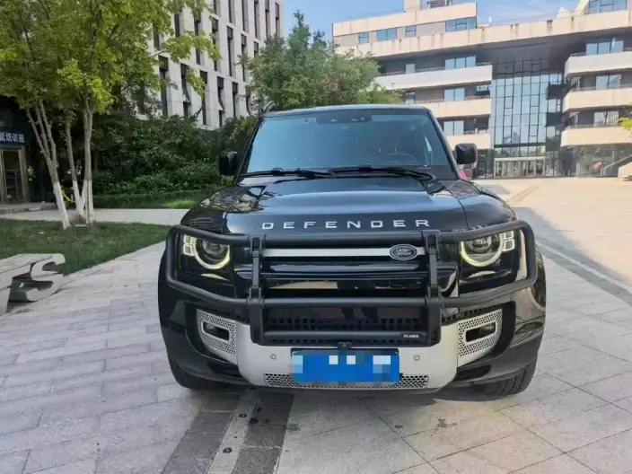 Land Rover Defender 2023 Model 90 3.0T P400 XS – фото 2