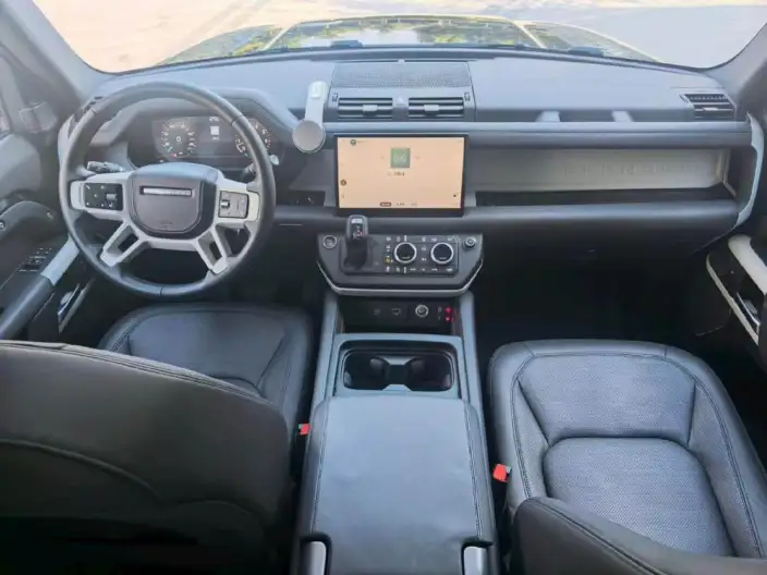 Land Rover Defender 2023 Model 90 3.0T P400 XS – фото 7