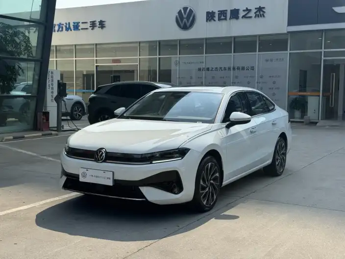 Volkswagen Sagitar 2026 Model L 300TSI DSG Luxury Model – фото 1