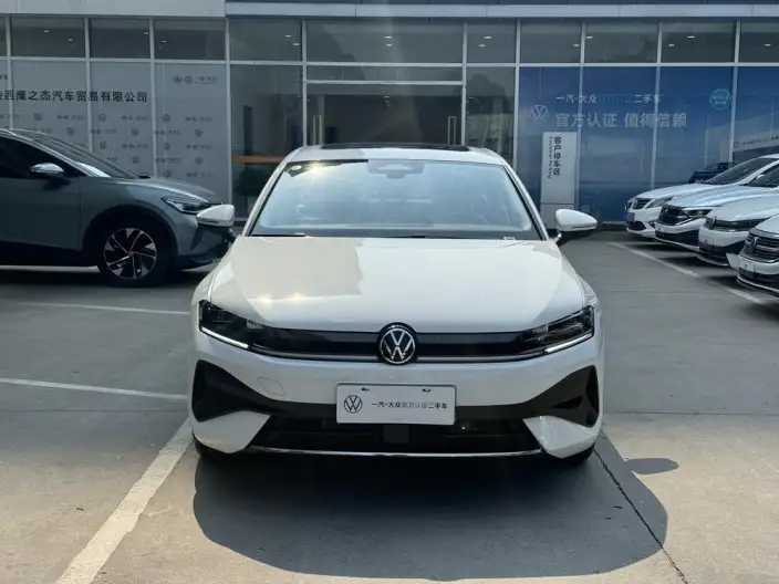 Volkswagen Sagitar 2026 Model L 300TSI DSG Luxury Model – фото 2