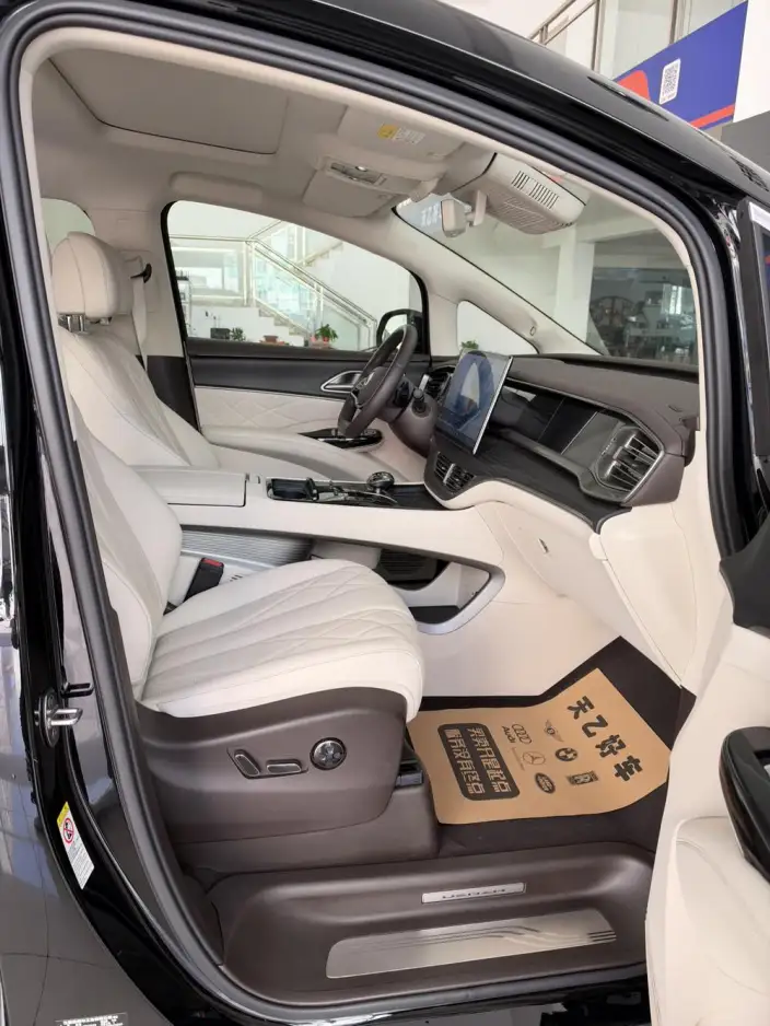 DENZA D9 DM 2025 Model Smart Driving Edition 1020 4WD Flagship Model – фото 8