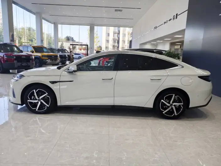 BYD Seal 07DM 2026 Model DM-i 230KM Flagship Model