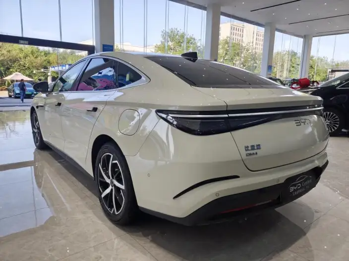 BYD Seal 07DM 2026 Model DM-i 230KM Flagship Model – фото 5