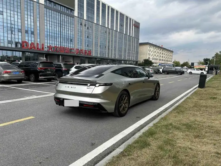 Lynk & Co 10 EM-P 2025 Model 240 4WD Ultra – фото 6