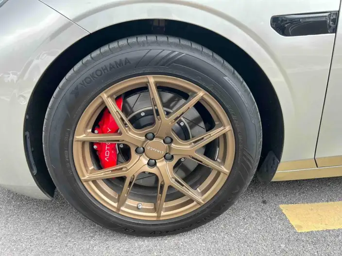 Lynk & Co 10 EM-P 2025 Model 240 4WD Ultra – фото 7