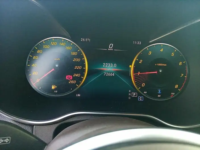 Mercedes-Benz GLC 2022 Model Facelift GLC 260 L 4MATIC Luxury Model – фото 6