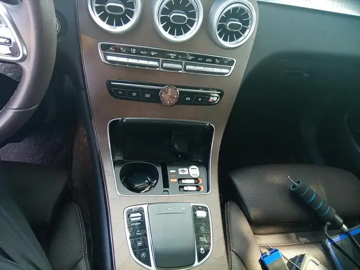 Mercedes-Benz GLC 2022 Model Facelift GLC 260 L 4MATIC Luxury Model – фото 8